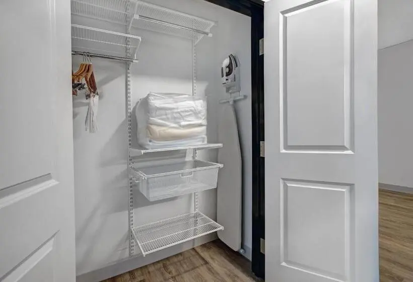 Standard-studio, Towneplace Suites By Marriott Phoenix Glendale Sports & Entertainment District