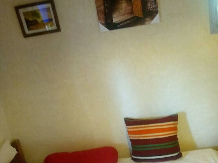 اتاق راحتی, Auberge Le Petit Jardin