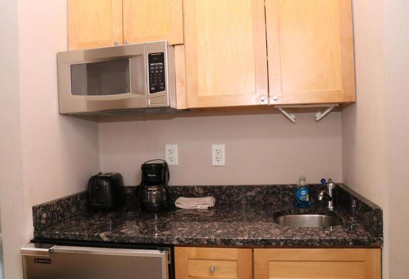 חדר סטודיו סטנדרד, Stylish Downtown Studio In The Southend, C.ave #31