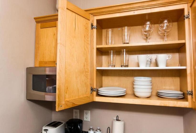 חדר סטודיו סטנדרד, Stylish Downtown Studio In The Southend, C.ave #31