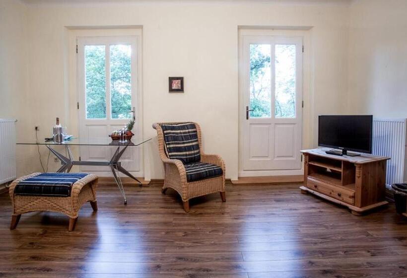 스위트, Waldsee Hotel Am Wirchensee