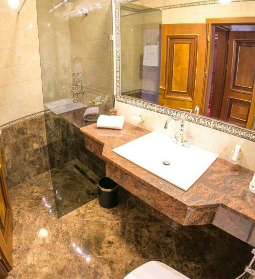 اتاق لوکس سه تخته, Classic Hotel Prizren