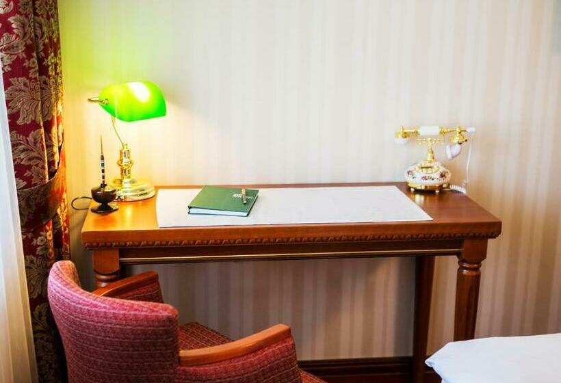 اتاق لوکس سه تخته, Classic Hotel Prizren