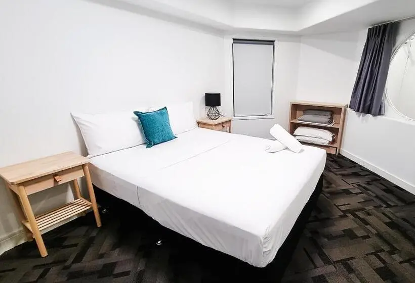 スタンダードスタジオ, Tiki Hotel Apartments Surfers Paradise