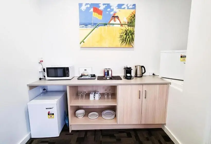 スタンダードスタジオ, Tiki Hotel Apartments Surfers Paradise