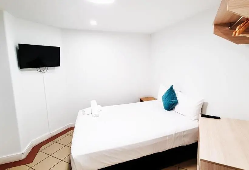 スタンダードスタジオ, Tiki Hotel Apartments Surfers Paradise