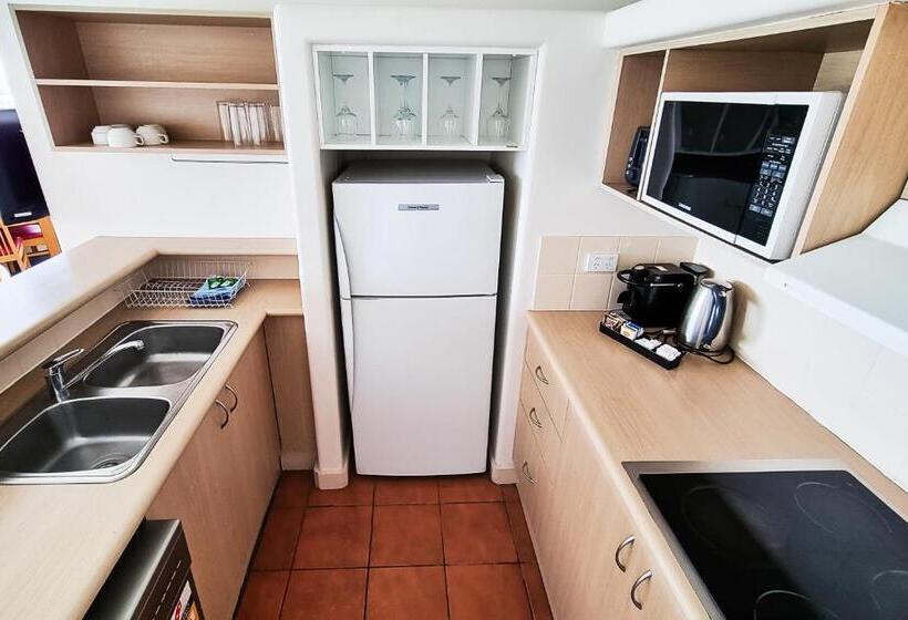 Апартаменты Семейные 1 Спальня, Tiki Hotel Apartments Surfers Paradise