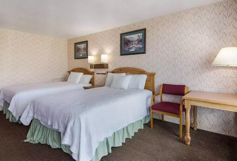 ２ダブルベッドのスタンダードルーム, Americas Best Value Inn Wytheville