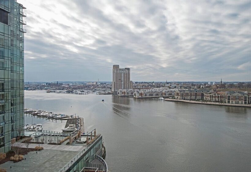 전망 스탠다드 룸 더블 침대, Baltimore Marriott Waterfront