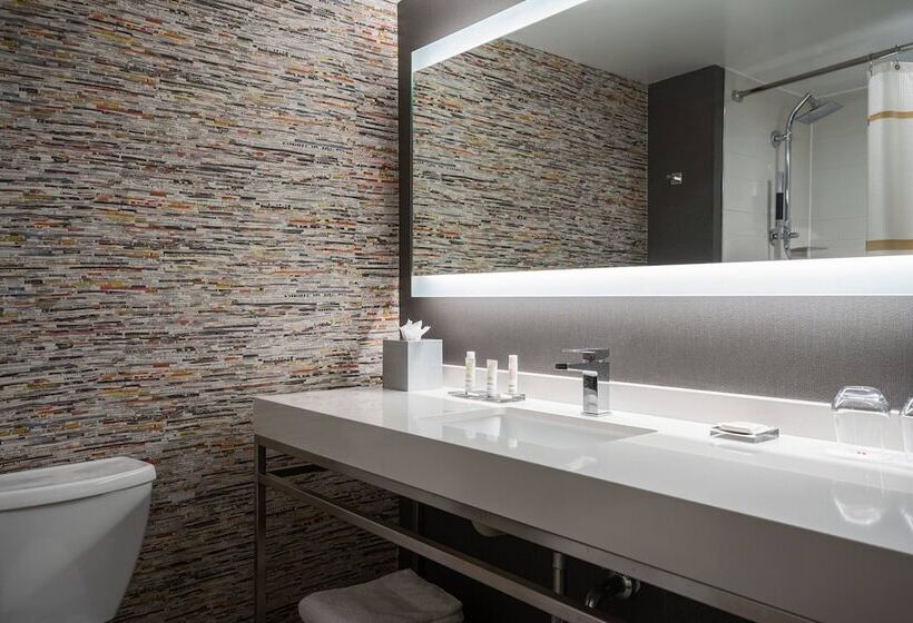 غرفة قياسية سرير مزدوج ذات إطلالة, Baltimore Marriott Waterfront