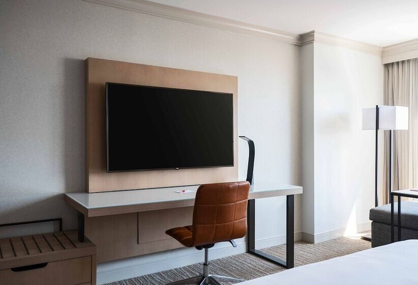 غرفة قياسية سرير مزدوج ذات إطلالة, Baltimore Marriott Waterfront