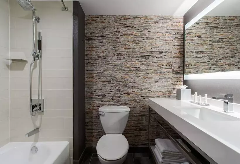 景色の見えるダブルベッドスタンダードルーム, Baltimore Marriott Waterfront