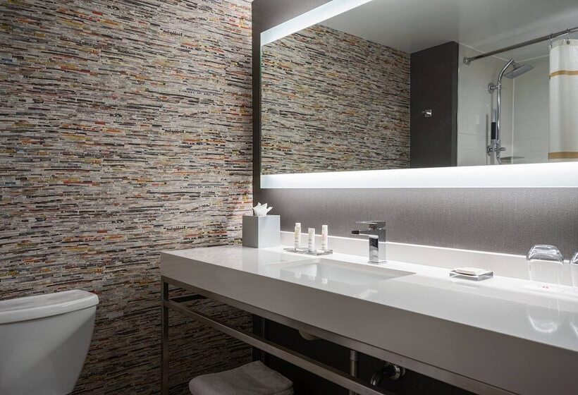 غرفة قياسية سرير مزدوج ذات إطلالة, Baltimore Marriott Waterfront