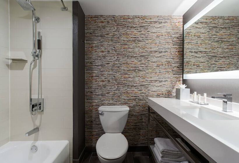 غرفه قياسيه سريرين مزدوجين, Baltimore Marriott Waterfront