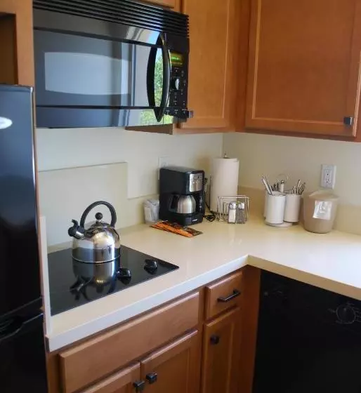 سوئیت 2 خوابه, Bella Capri Inn And Suites