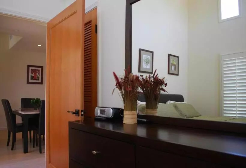 سوئیت 2 خوابه, Bella Capri Inn And Suites