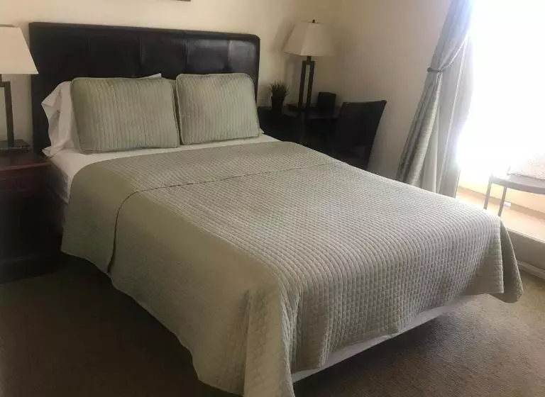 اتاق استاندارد با بالکن, Bella Capri Inn And Suites