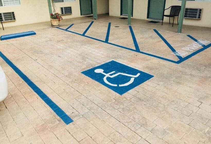 适合残疾人士使用的带超级大床的标准间, Bella Capri Inn And Suites