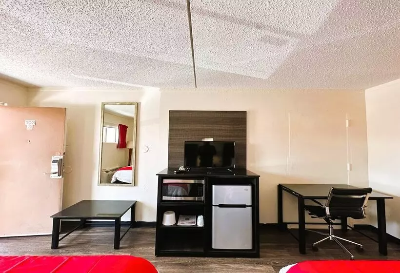 اتاق استاندارد با تخت بزرگ, Oyo Hotel San Antonio Lackland AFB Seaworld Hwy 90 W
