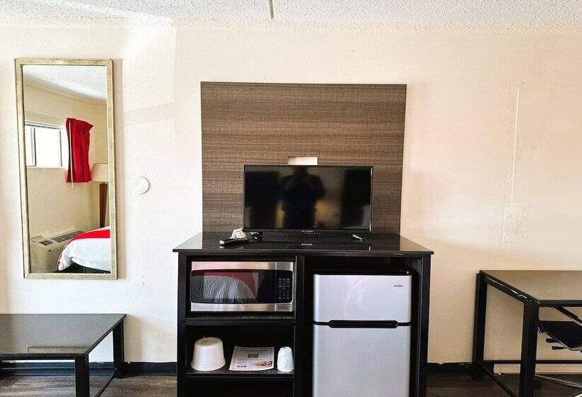 キングサイズベッドのスタンダードルーム, Oyo Hotel San Antonio Lackland AFB Seaworld Hwy 90 W