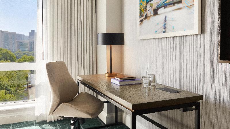 חדר דחוקס עם מיטת קינג, Kimpton Marlowe, An Ihg