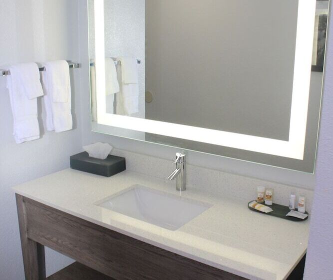 غرفه قياسيه سريرين مزدوجين, La Quinta By Wyndham Oceanfront Daytona Beach