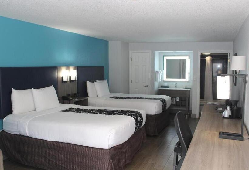 חדר סטנדרט שתי מיטות זוגיות, La Quinta By Wyndham Oceanfront Daytona Beach