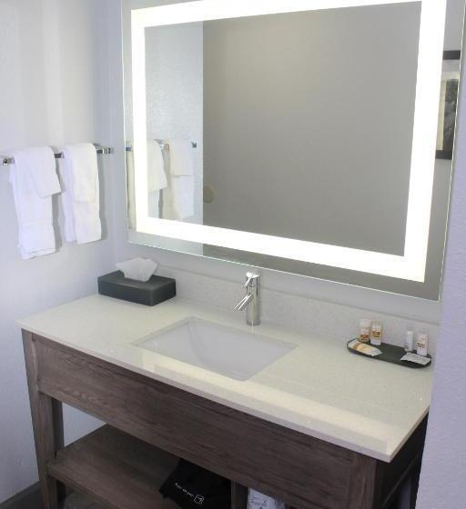 חדר סטנדרט נוף לים, La Quinta By Wyndham Oceanfront Daytona Beach