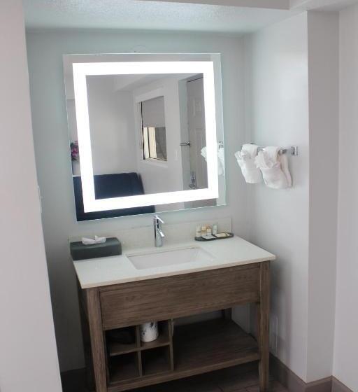 Люкс Кровать Кинг, La Quinta By Wyndham Oceanfront Daytona Beach