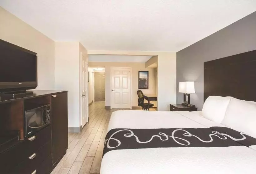 身障者適用キングサイズベッドルーム, La Quinta By Wyndham Oceanfront Daytona Beach