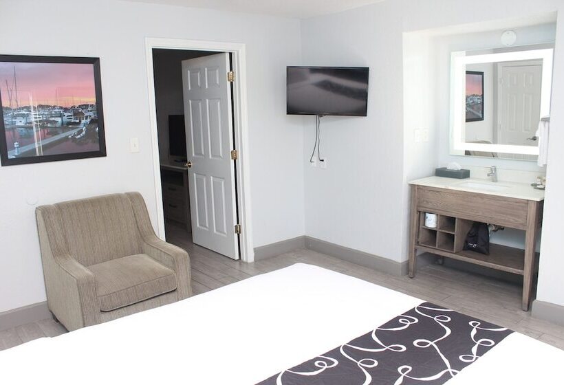 חדר סטנדרט שתי מיטות זוגיות, La Quinta By Wyndham Oceanfront Daytona Beach