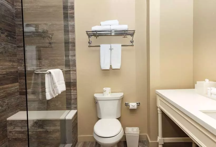 اتاق استاندارد با 2 تخت دوبل, Lakehouse Resort