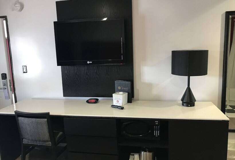 غرفه قياسيه سريرين مزدوجين, Legend Hotel Hollywood