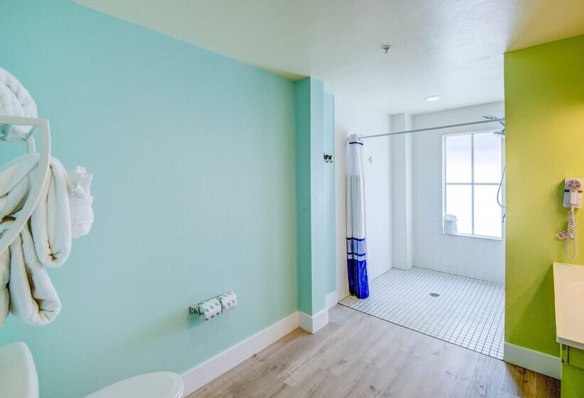 جناح جونيور ديلوكس, The Lighthouse Resort Inn & Suites