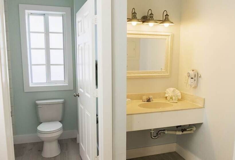 جناح غرفتين نوم, The Lighthouse Resort Inn & Suites