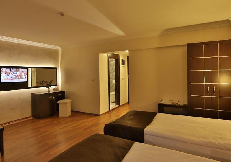 חדר סטנדרט עם מיטת קווין, Marriott Indianapolis North