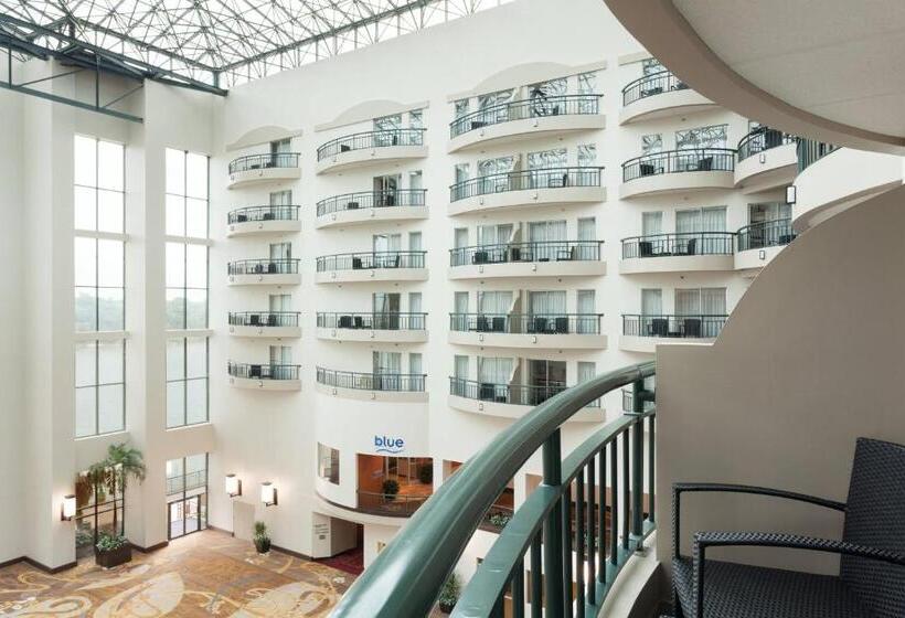 带大床的标准间, Marriott Savannah Riverfront