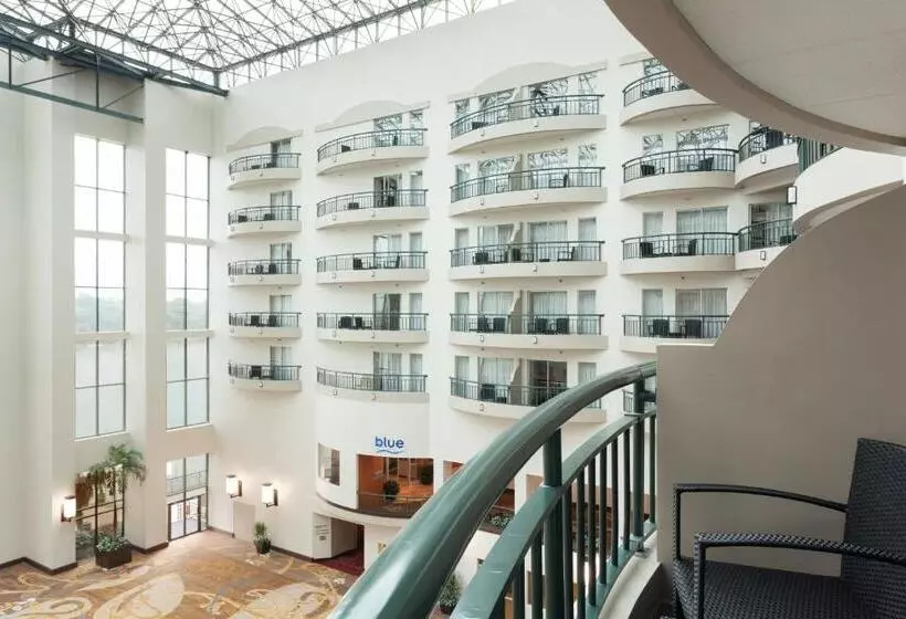 キングサイズベッドのスタンダードルーム, Marriott Savannah Riverfront