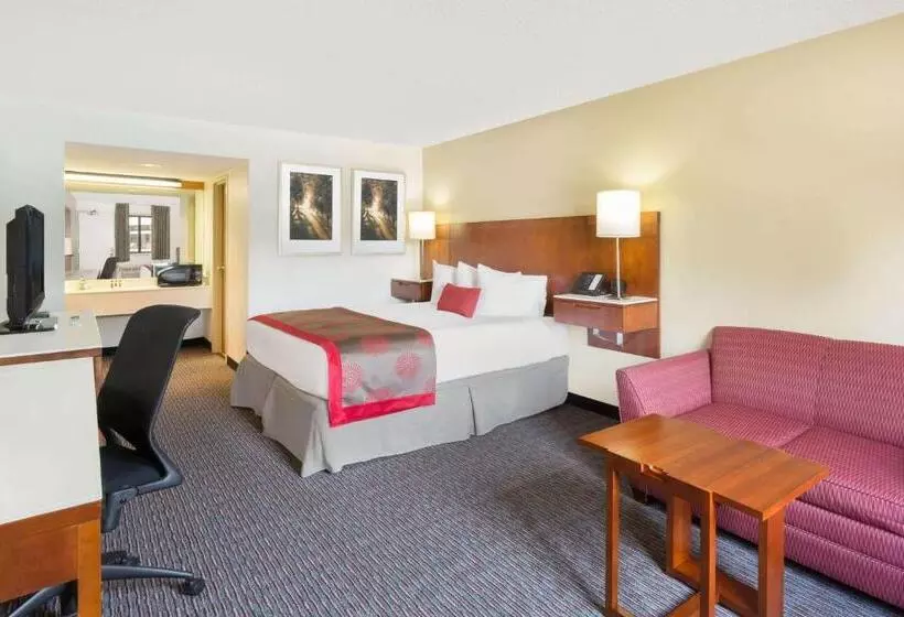 キングサイズベッドのデラックススイート, Ramada By Wyndham Cedar City