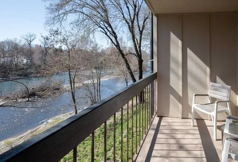 ２ダブルベッドのスタンダードルーム, Riverside Inn