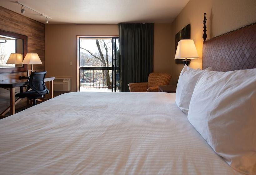 חדר דלוקס, Riverside Inn