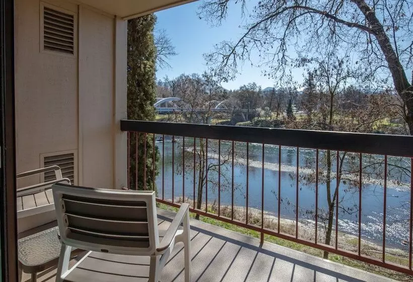 プレミアムルーム, Riverside Inn