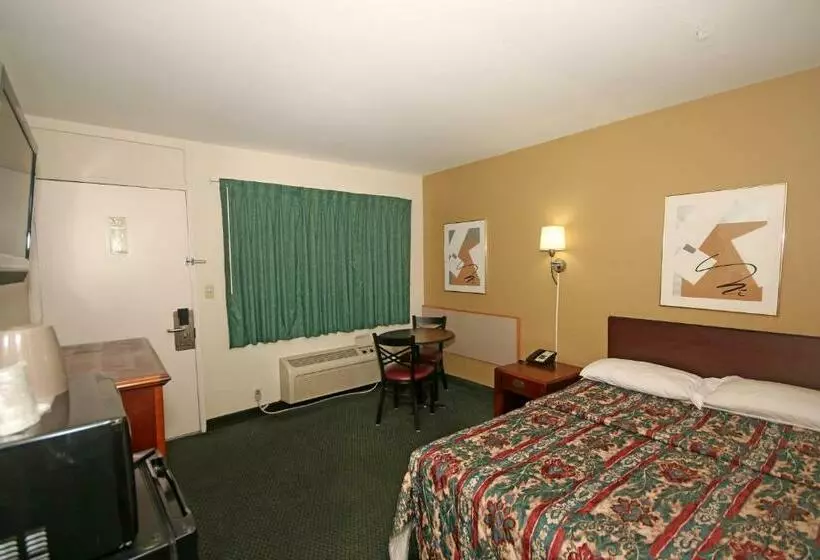 Standard-huone, Royal Inn And Suites Charlotte Airport