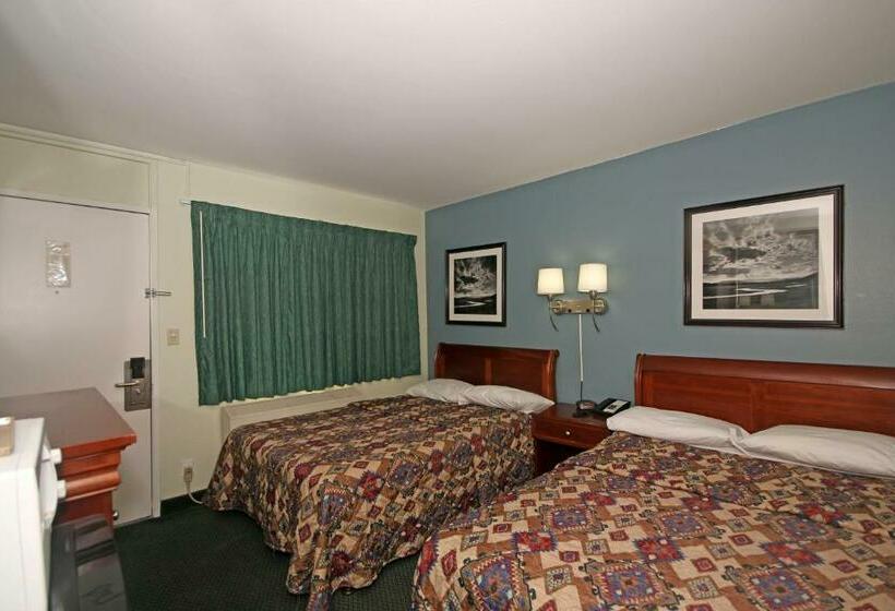 غرفه قياسيه سريرين مزدوجين, Royal Inn And Suites Charlotte Airport