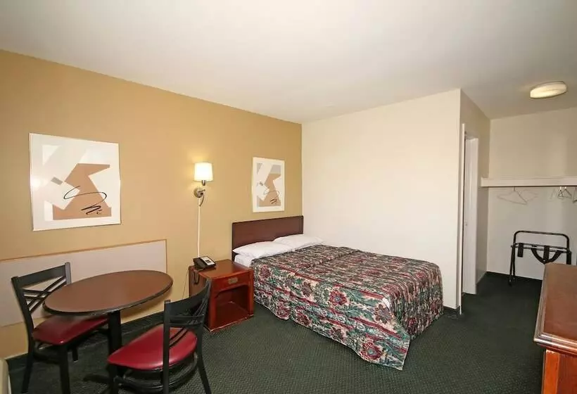 Standard-huone, Royal Inn And Suites Charlotte Airport