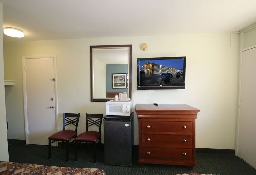 غرفه قياسيه سريرين مزدوجين, Royal Inn And Suites Charlotte Airport
