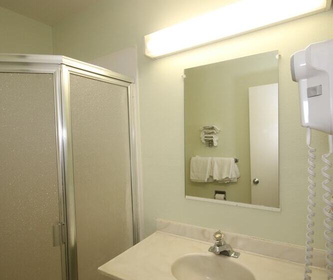 غرفه قياسيه سريرين مزدوجين, Royal Inn And Suites Charlotte Airport