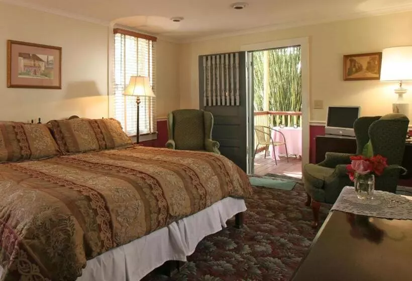 キングサイズベッドのデラックスルーム, St. Francis Inn   Saint Augustine