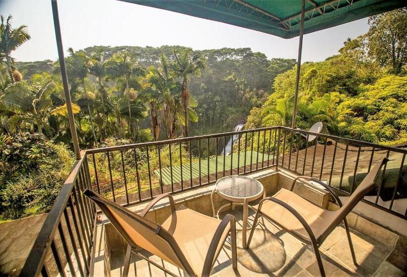 Premium room with view, The Inn At Kulaniapia Falls