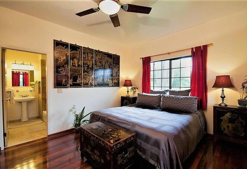 스탠다드 룸 킹사이즈 침대, The Inn At Kulaniapia Falls